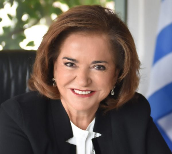 «Χώρα εγκλωβισμένη στην ακινησία» Ντόρα Μπακογιάννη